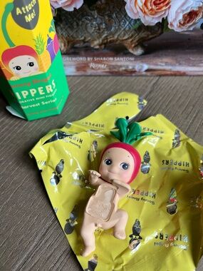 Sonny Angel RADISH Hipper Harvest Hippers Series AUTHENTIC Factory Fresh NEW!